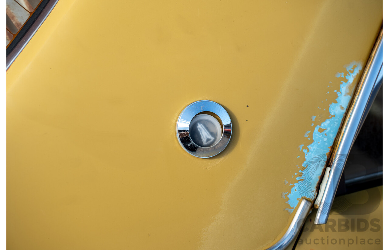 12/1976 Chrysler CL Regal 4d Sedan Yellow 4.3L