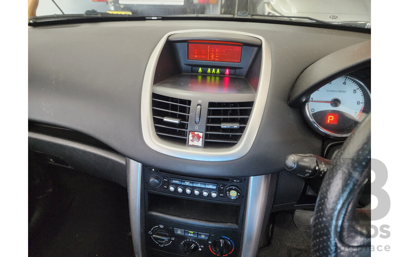 2/2009 Peugeot 207 XT  5d Hatchback Orange 1.6L