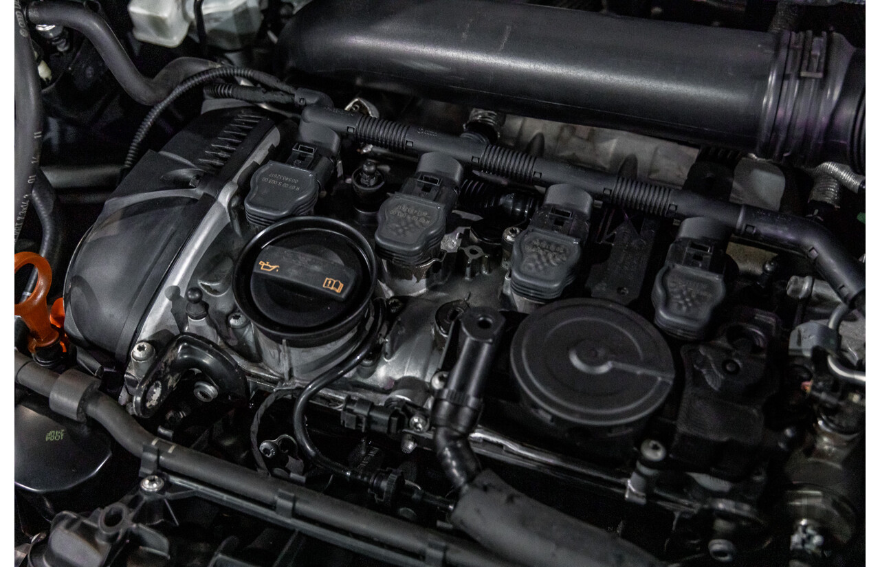 5/2011 Volkswagen Tiguan 125 TSI 5NC MY11 4d Wagon Deep Black Pearl Turbo 2.0L