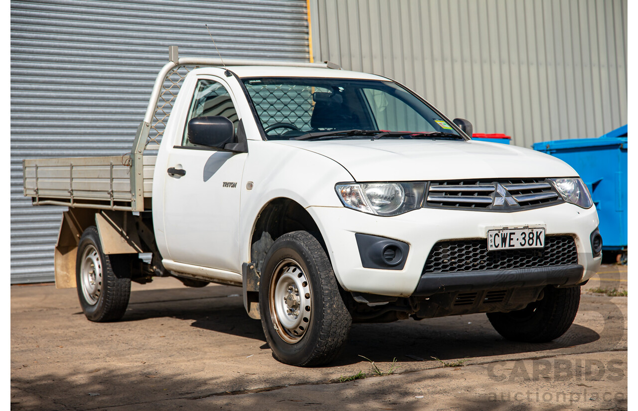 9/2013 Mitsubishi Triton GLX MN MY14 C/Chas Solid White Turbo Diesel 2.5L