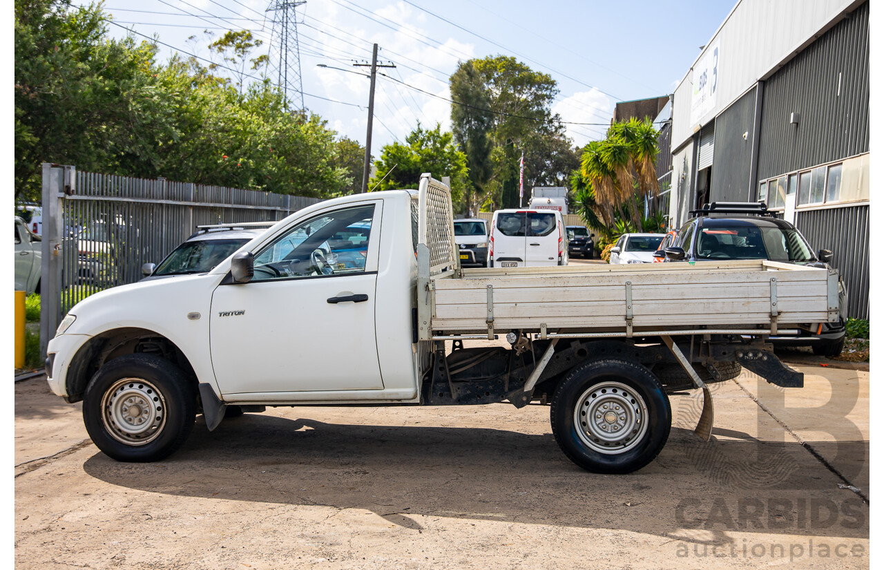 9/2013 Mitsubishi Triton GLX MN MY14 C/Chas Solid White Turbo Diesel 2.5L