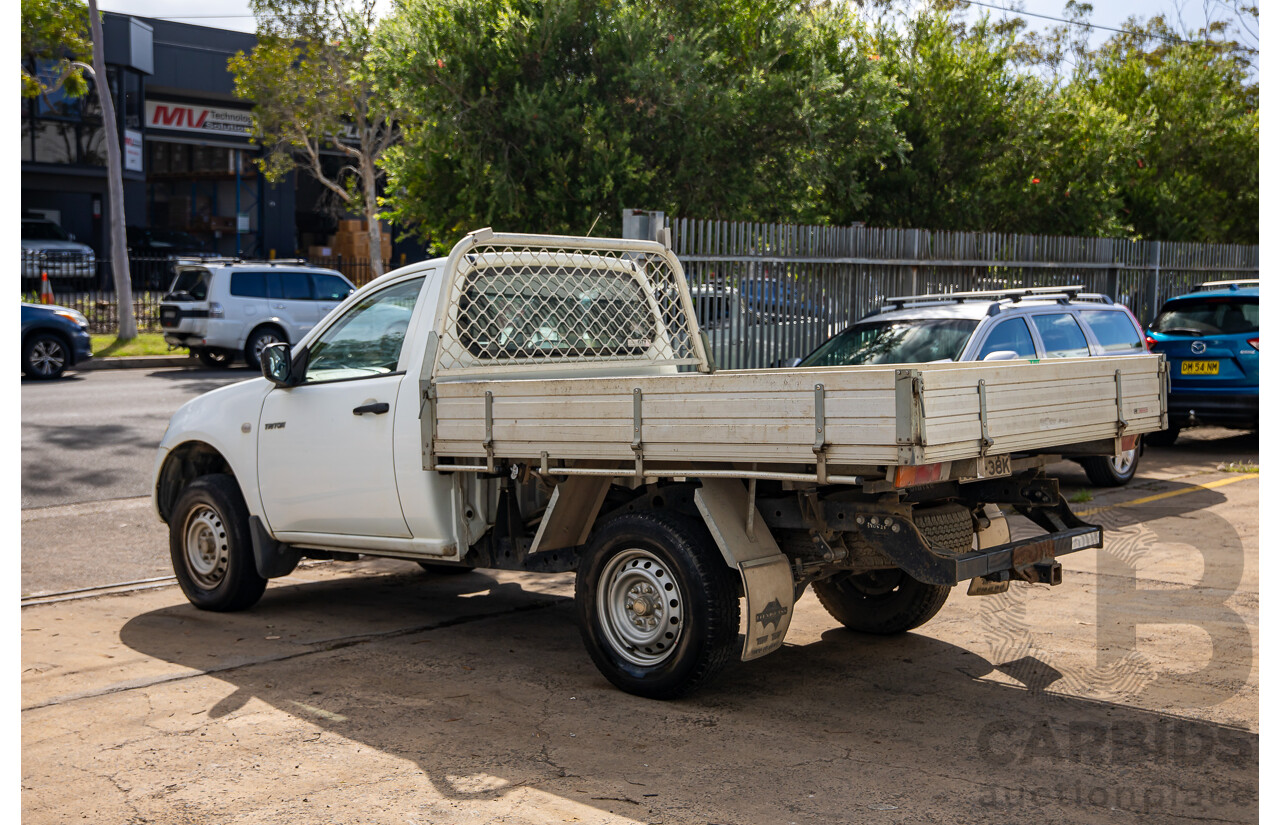 9/2013 Mitsubishi Triton GLX MN MY14 C/Chas Solid White Turbo Diesel 2.5L