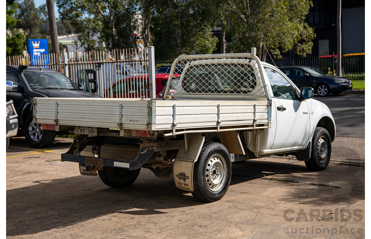 9/2013 Mitsubishi Triton GLX MN MY14 C/Chas Solid White Turbo Diesel 2.5L