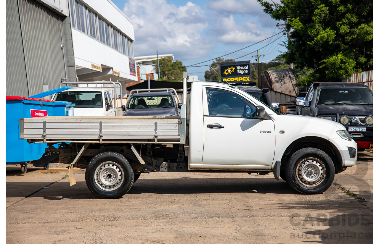 9/2013 Mitsubishi Triton GLX MN MY14 C/Chas Solid White Turbo Diesel 2.5L