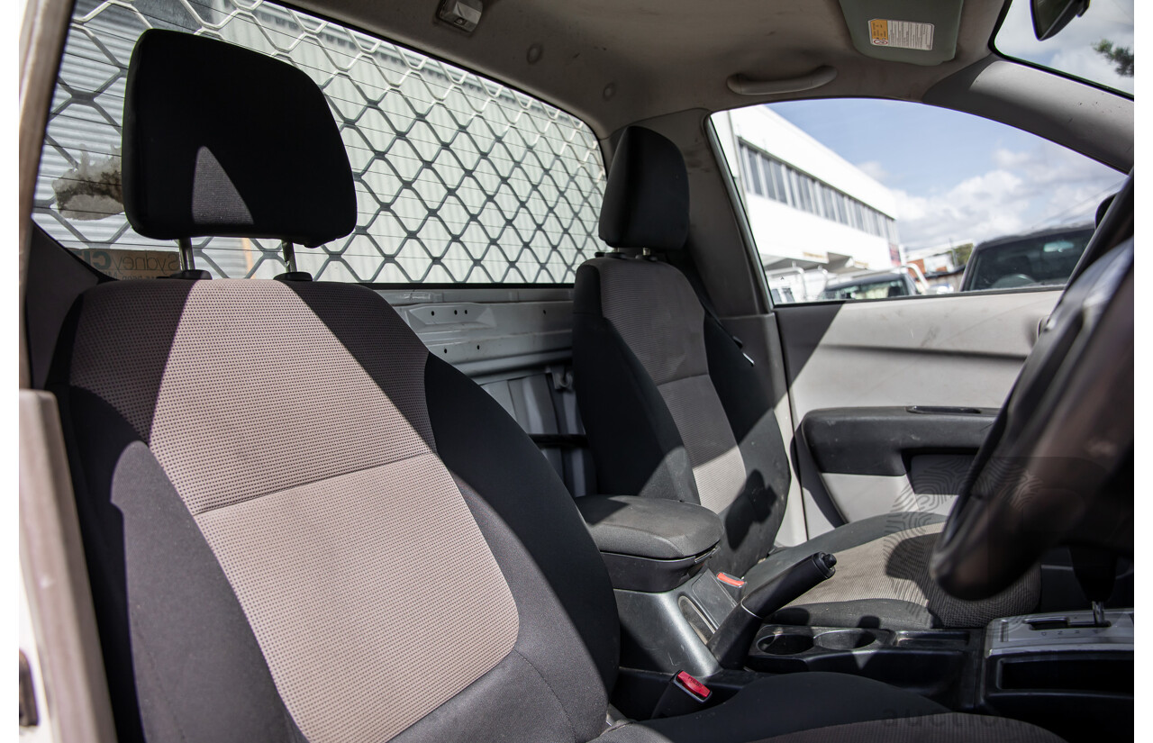 9/2013 Mitsubishi Triton GLX MN MY14 C/Chas Solid White Turbo Diesel 2.5L