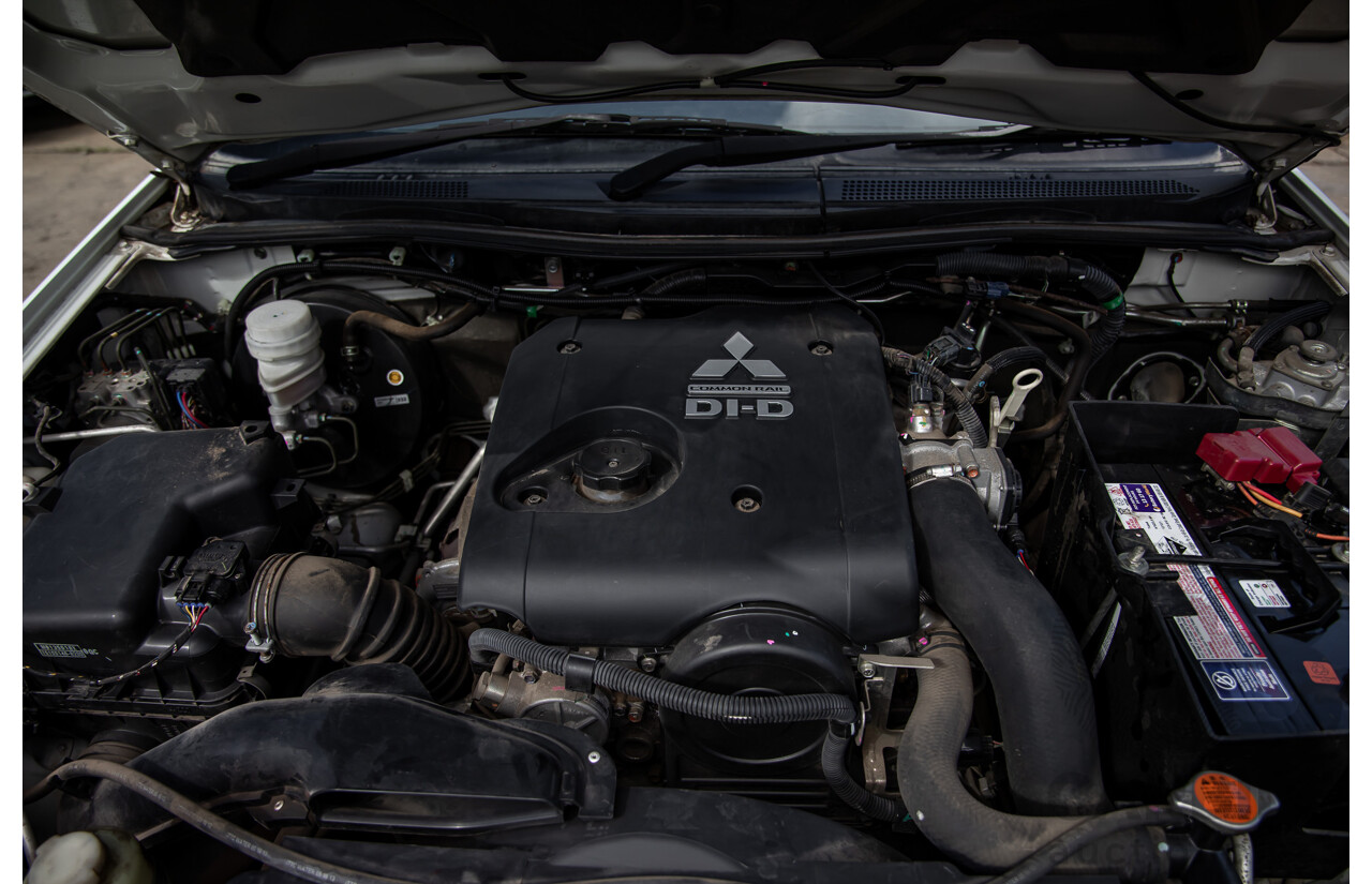 9/2013 Mitsubishi Triton GLX MN MY14 C/Chas Solid White Turbo Diesel 2.5L