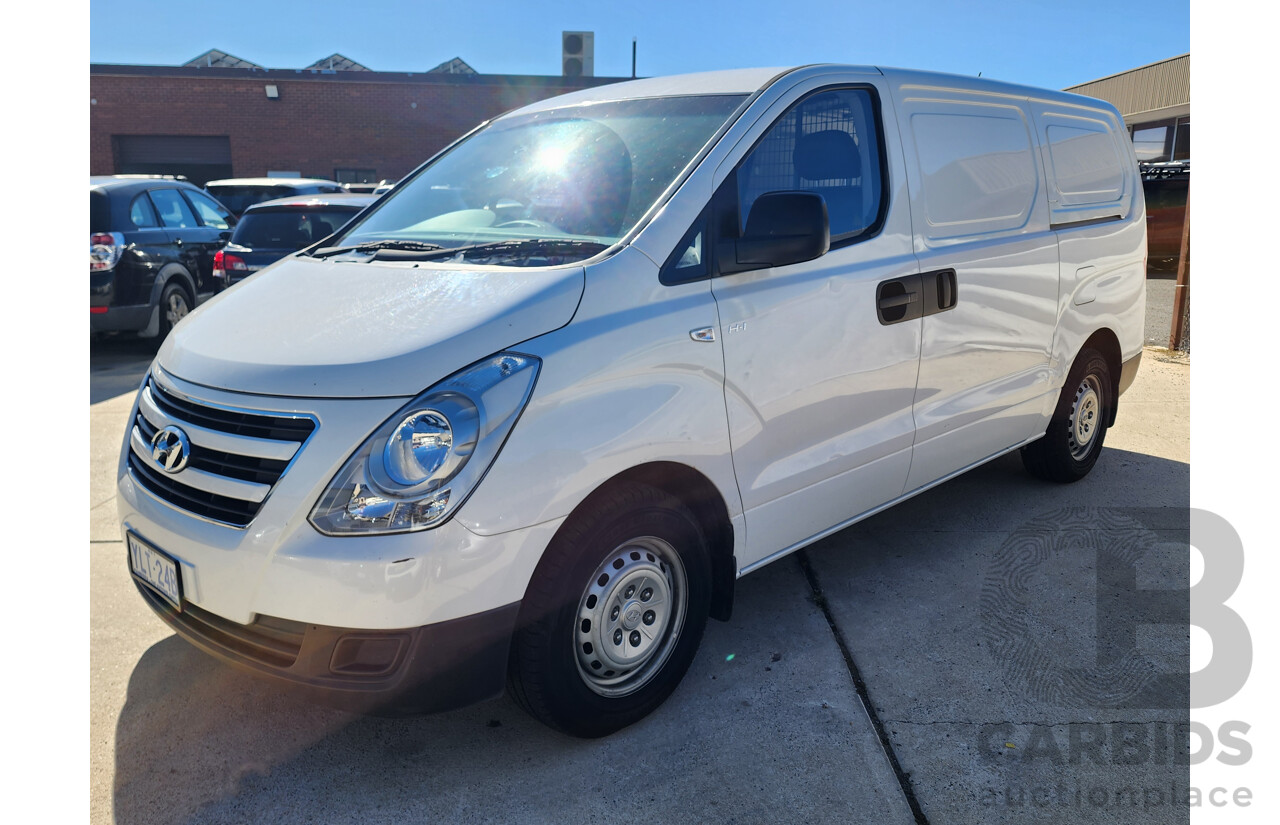 10/2016 Hyundai Iload TQ MY16 4d Van White 2.5L