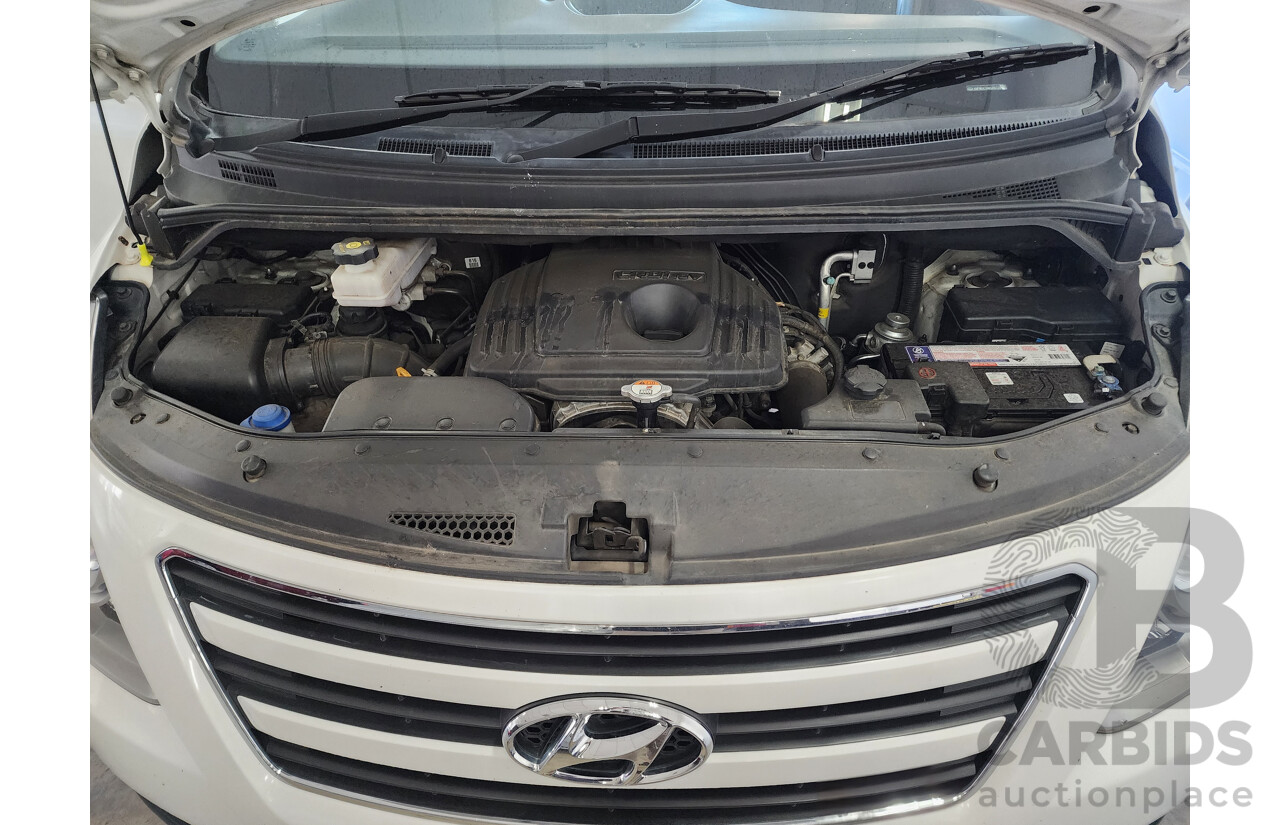 10/2016 Hyundai Iload  TQ MY16 4d Van White 2.5L