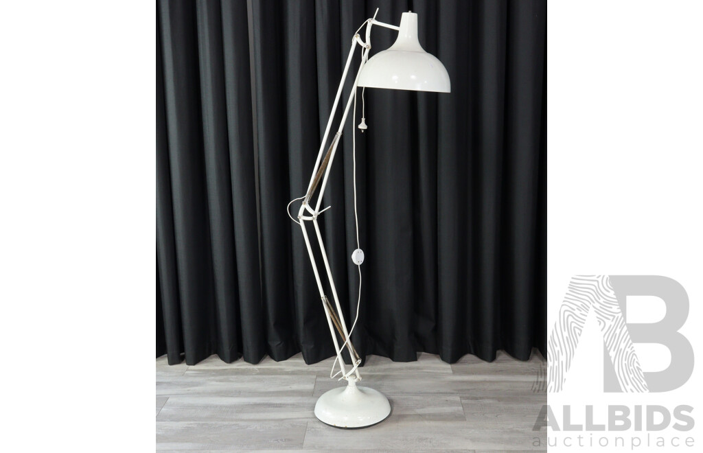 Articulated Metal Floor Lamp