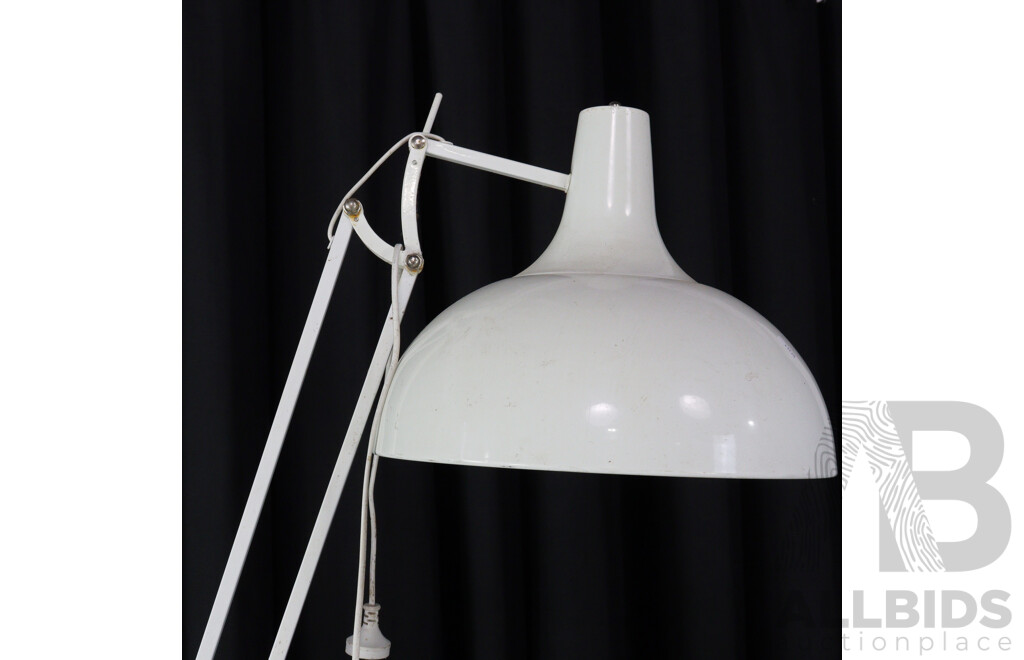 Articulated Metal Floor Lamp