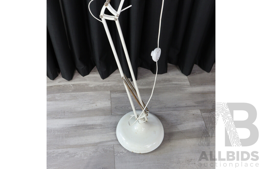 Articulated Metal Floor Lamp