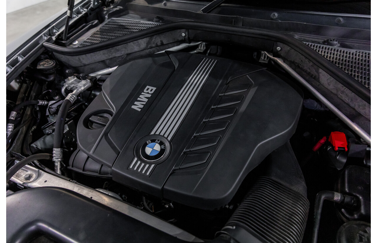 9/2013 BMW X5 Xdrive 30d (AWD) E70 MY12 Upgrade 4d Wagon Space Grey Metallic Turbo Diesel 3.0L