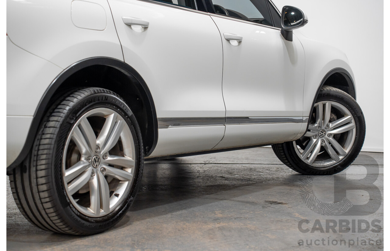 9/2014 Volkswagen Touareg V6 TDI (AWD) 7P MY14 4d Wagon White Turbo Diesel 3.0L