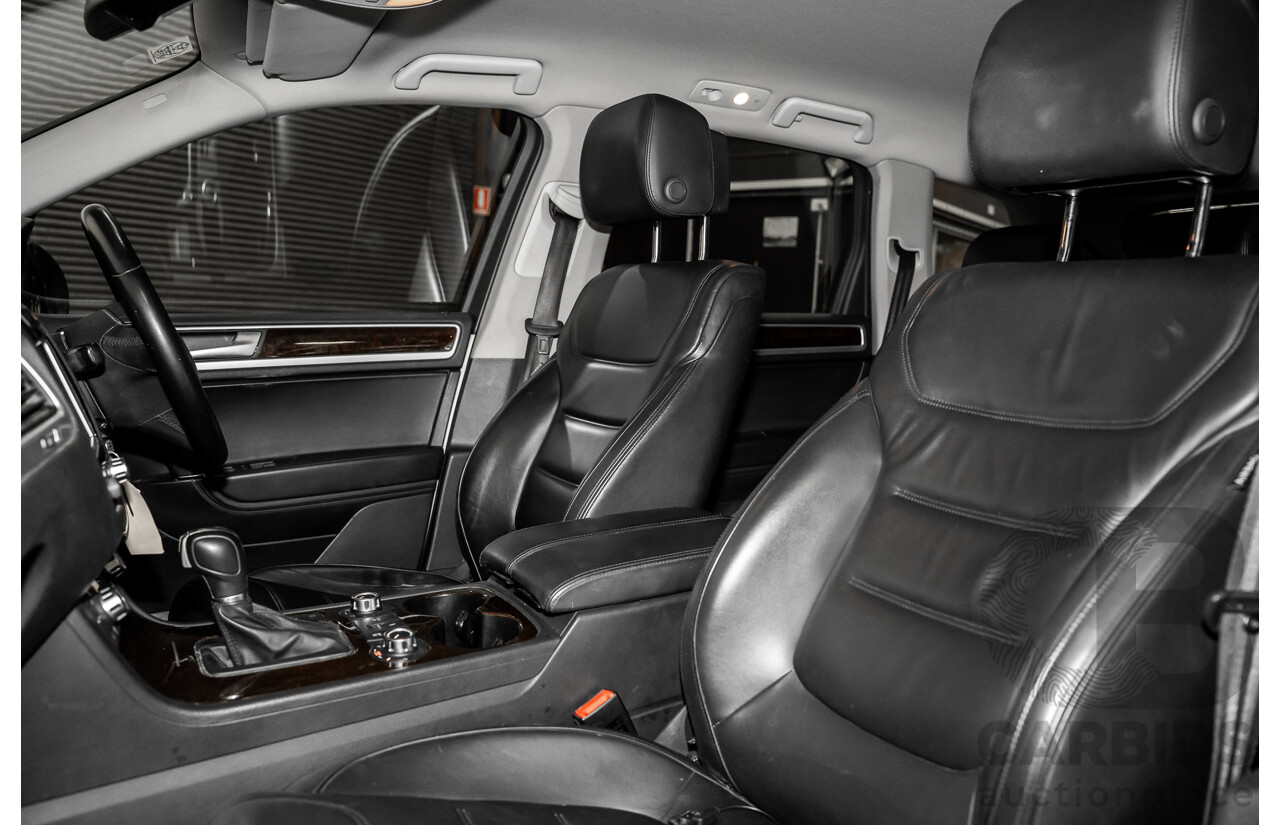 9/2014 Volkswagen Touareg V6 TDI (AWD) 7P MY14 4d Wagon White Turbo Diesel 3.0L