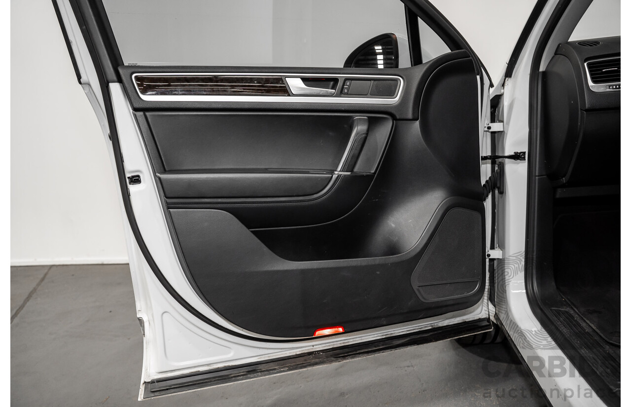 9/2014 Volkswagen Touareg V6 TDI (AWD) 7P MY14 4d Wagon White Turbo Diesel 3.0L