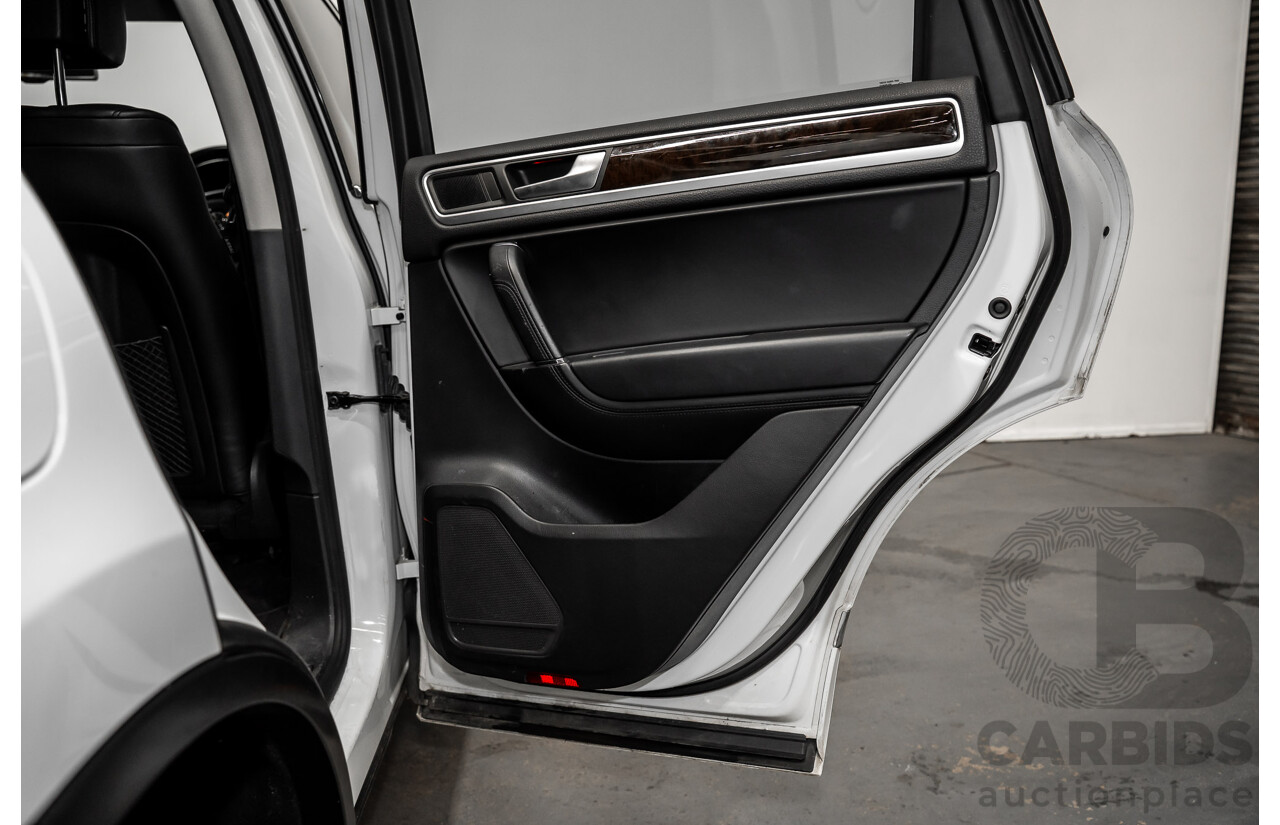 9/2014 Volkswagen Touareg V6 TDI (AWD) 7P MY14 4d Wagon White Turbo Diesel 3.0L