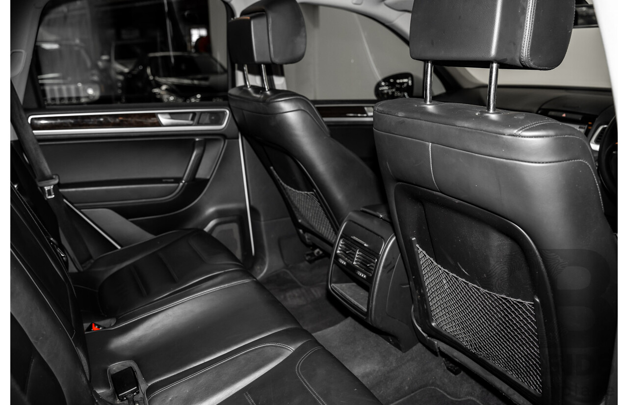 9/2014 Volkswagen Touareg V6 TDI (AWD) 7P MY14 4d Wagon White Turbo Diesel 3.0L