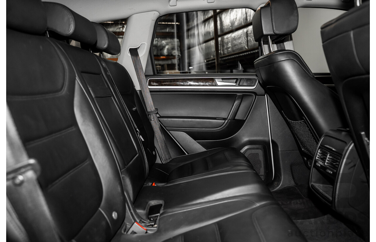 9/2014 Volkswagen Touareg V6 TDI (AWD) 7P MY14 4d Wagon White Turbo Diesel 3.0L