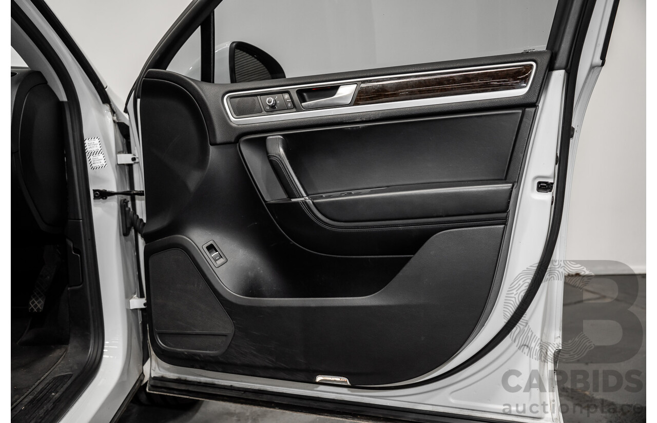 9/2014 Volkswagen Touareg V6 TDI (AWD) 7P MY14 4d Wagon White Turbo Diesel 3.0L