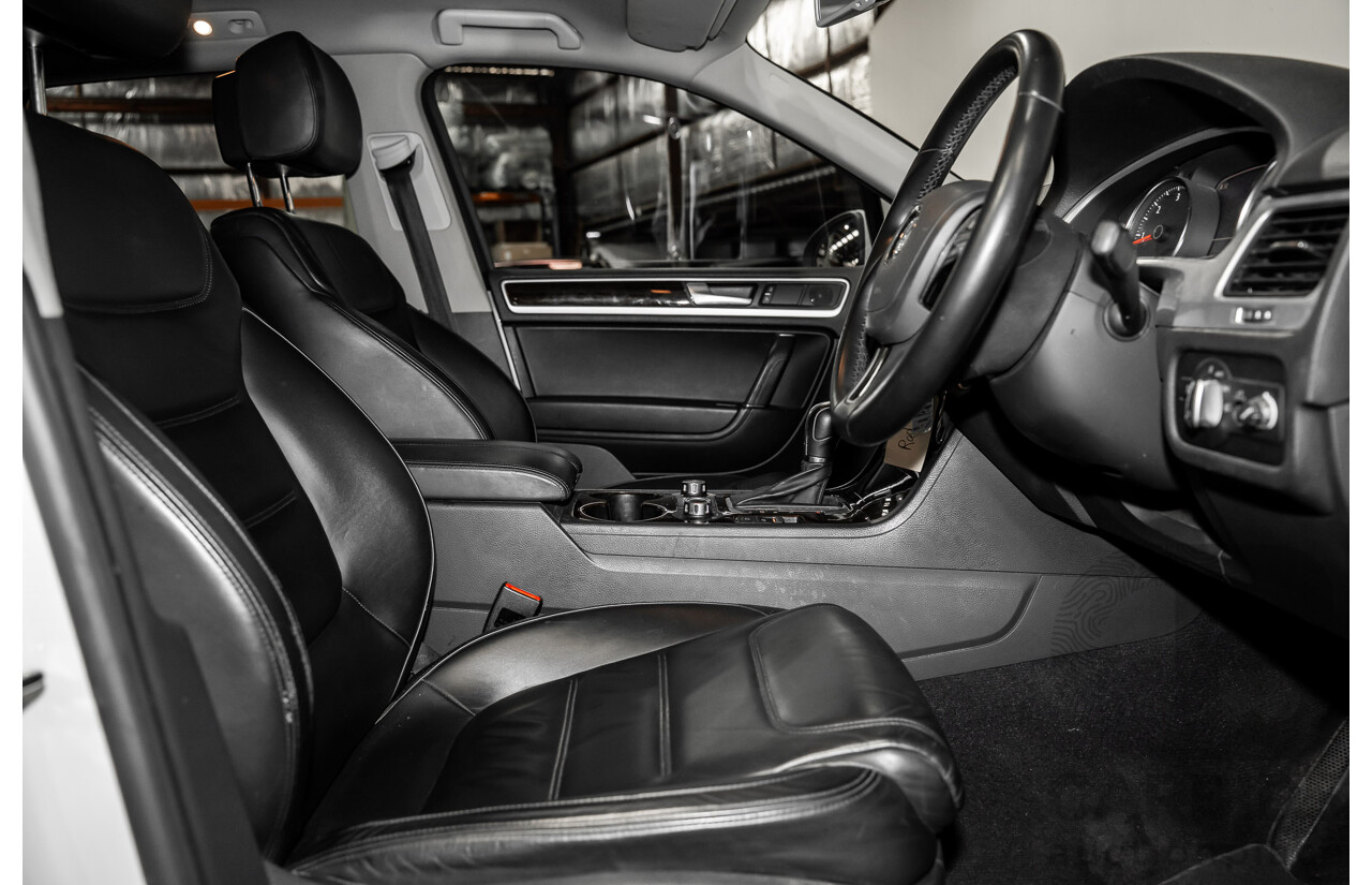 9/2014 Volkswagen Touareg V6 TDI (AWD) 7P MY14 4d Wagon White Turbo Diesel 3.0L