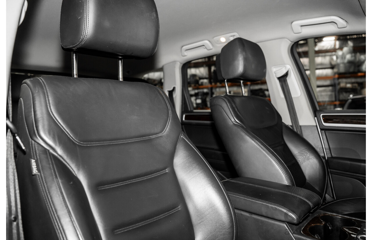 9/2014 Volkswagen Touareg V6 TDI (AWD) 7P MY14 4d Wagon White Turbo Diesel 3.0L