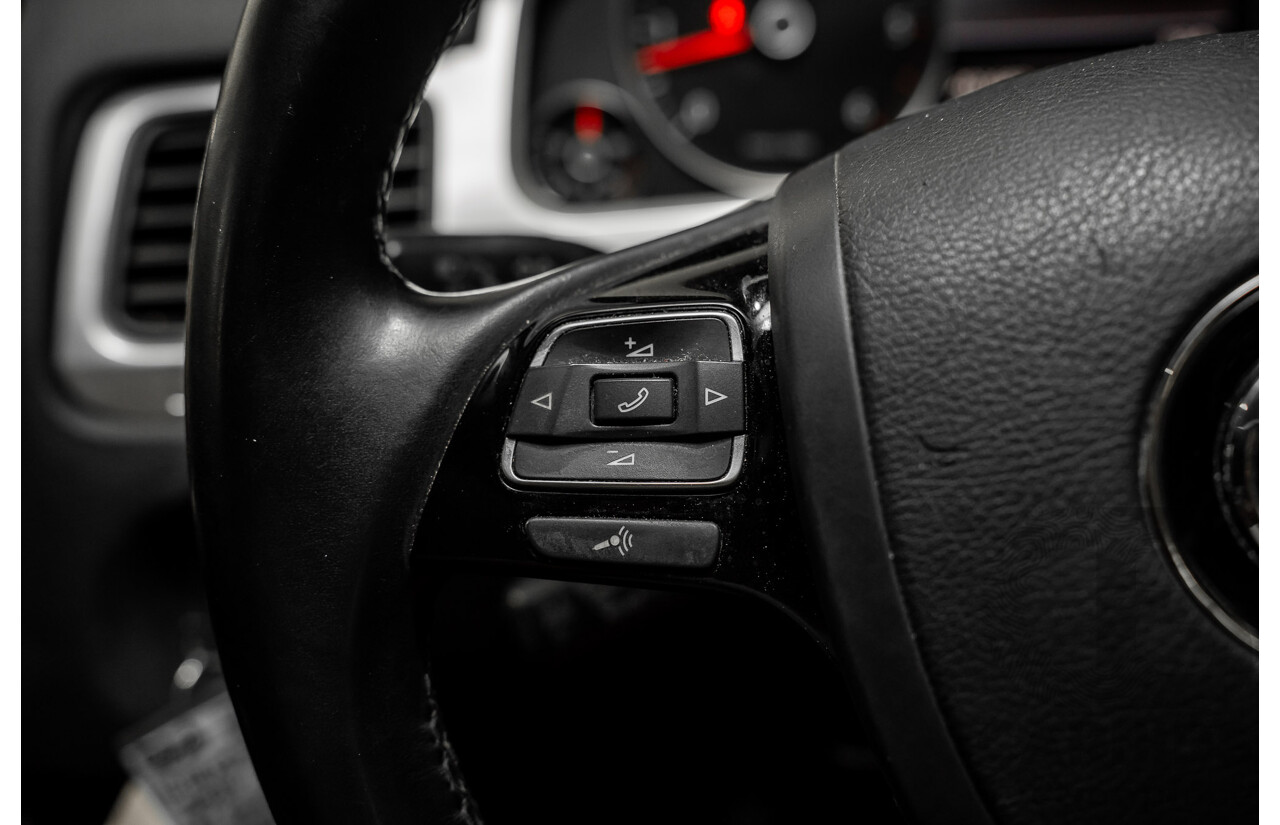 9/2014 Volkswagen Touareg V6 TDI (AWD) 7P MY14 4d Wagon White Turbo Diesel 3.0L