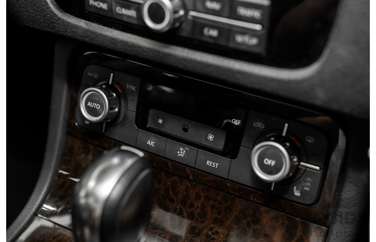 9/2014 Volkswagen Touareg V6 TDI (AWD) 7P MY14 4d Wagon White Turbo Diesel 3.0L