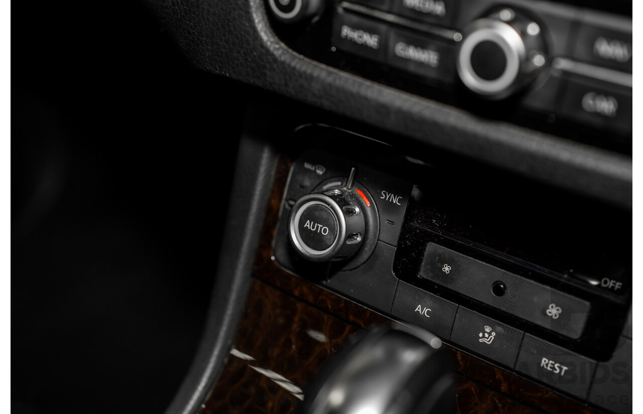 9/2014 Volkswagen Touareg V6 TDI (AWD) 7P MY14 4d Wagon White Turbo Diesel 3.0L