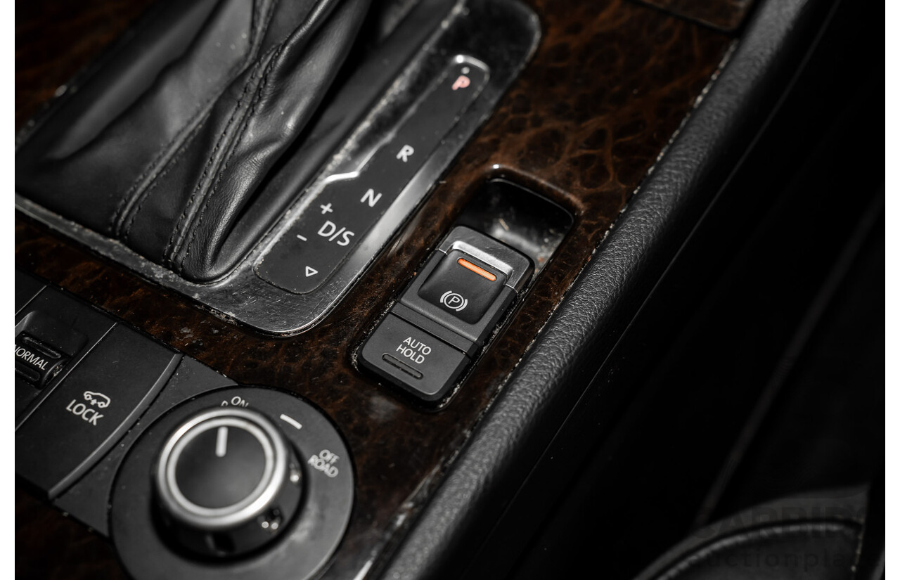 9/2014 Volkswagen Touareg V6 TDI (AWD) 7P MY14 4d Wagon White Turbo Diesel 3.0L