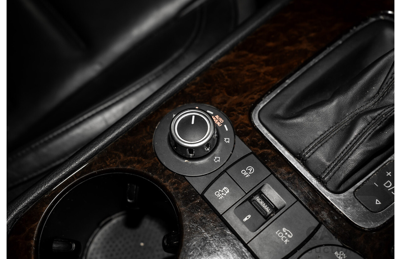 9/2014 Volkswagen Touareg V6 TDI (AWD) 7P MY14 4d Wagon White Turbo Diesel 3.0L