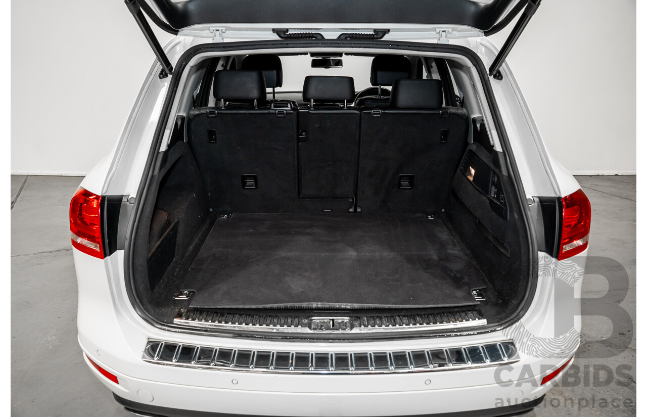9/2014 Volkswagen Touareg V6 TDI (AWD) 7P MY14 4d Wagon White Turbo Diesel 3.0L