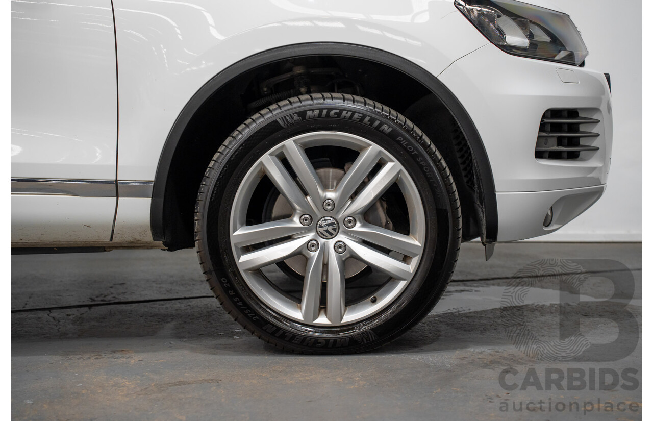 9/2014 Volkswagen Touareg V6 TDI (AWD) 7P MY14 4d Wagon White Turbo Diesel 3.0L