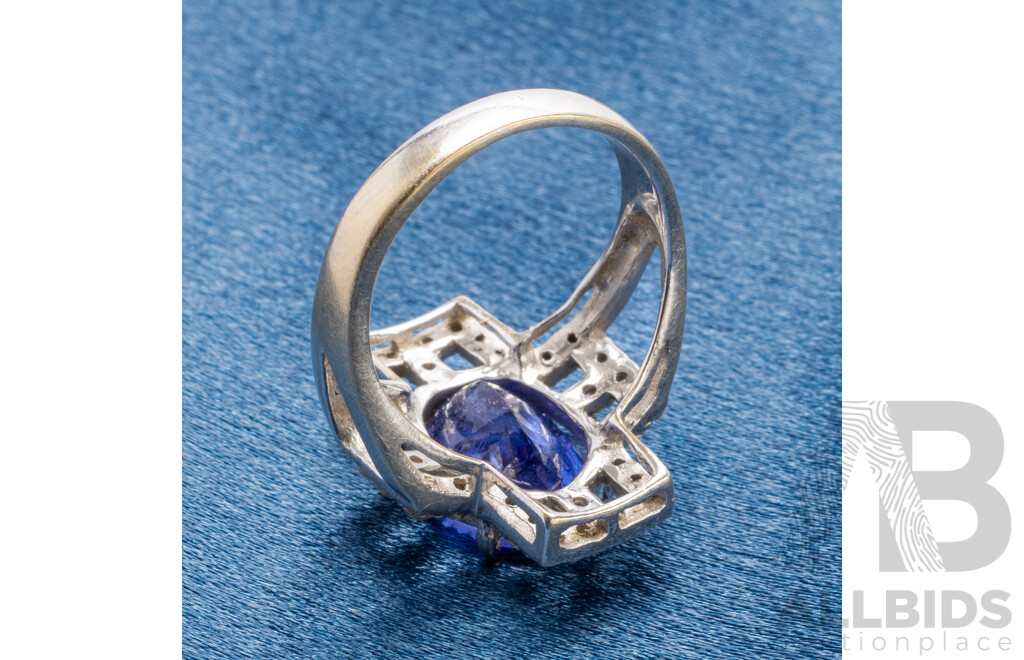 18ct White Gold Tanzanite and Diamond Ring - Size M