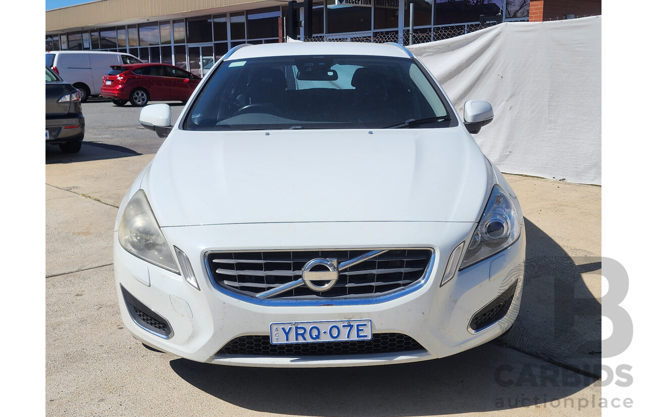 9/2013 Volvo V60 T4 Teknik F MY12 4d Wagon White 1.6L
