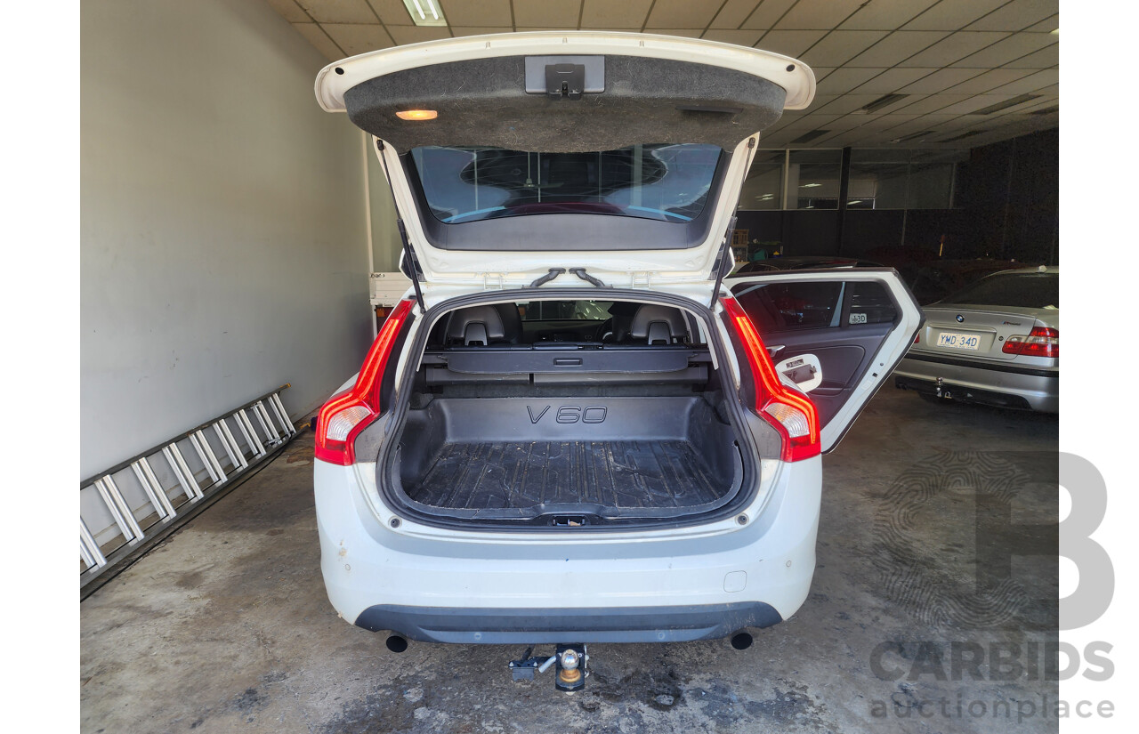 9/2013 Volvo V60 T4 Teknik F MY12 4d Wagon White 1.6L
