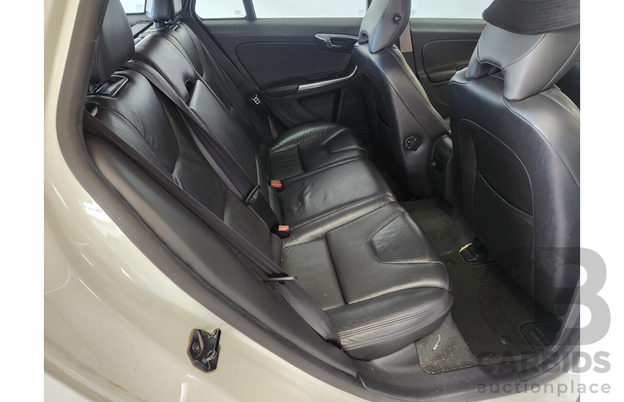 9/2013 Volvo V60 T4 Teknik F MY12 4d Wagon White 1.6L