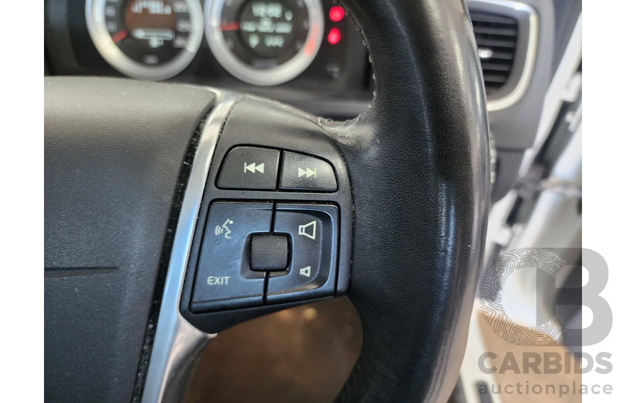 9/2013 Volvo V60 T4 Teknik F MY12 4d Wagon White 1.6L