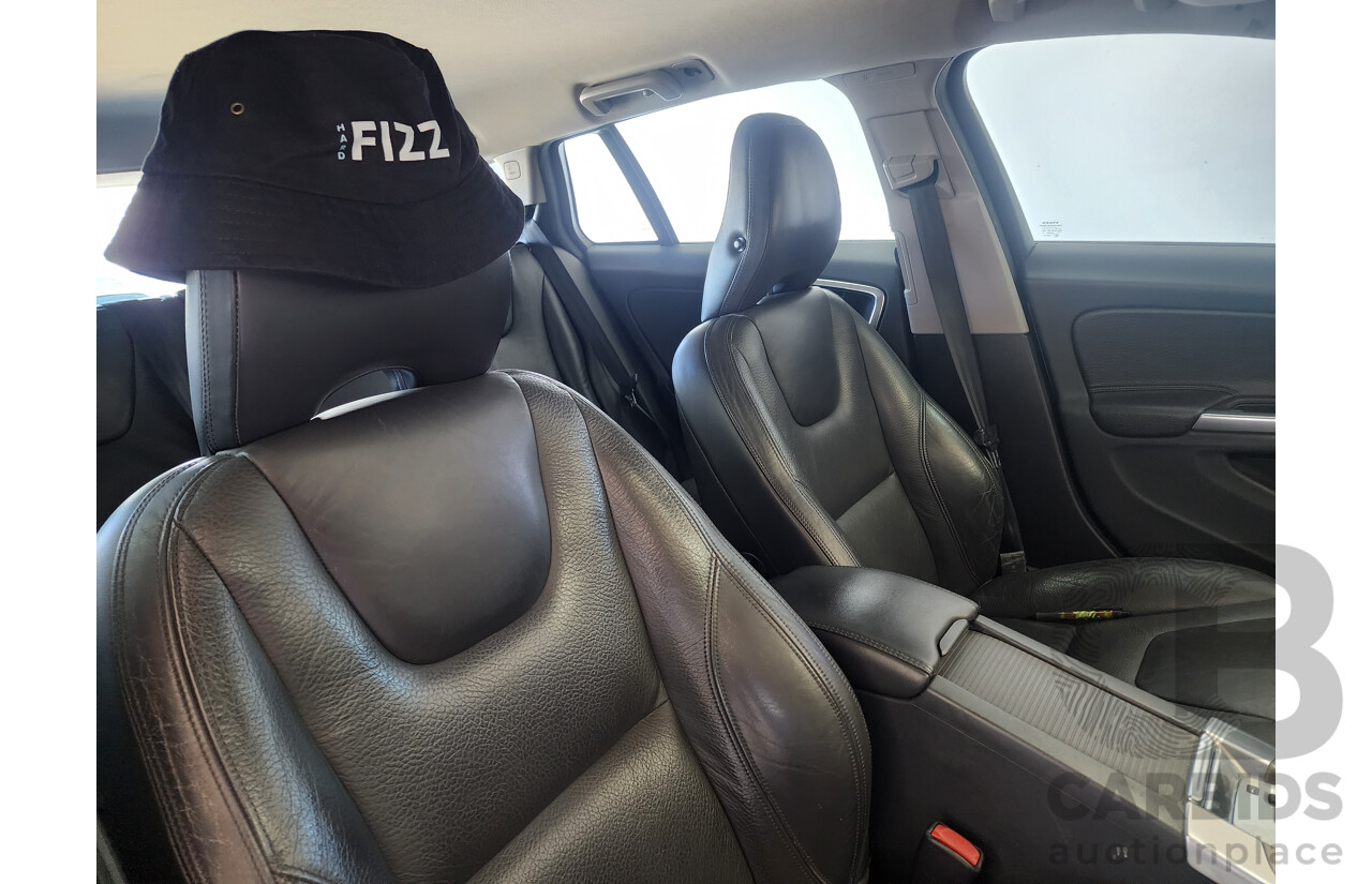 9/2013 Volvo V60 T4 Teknik F MY12 4d Wagon White 1.6L