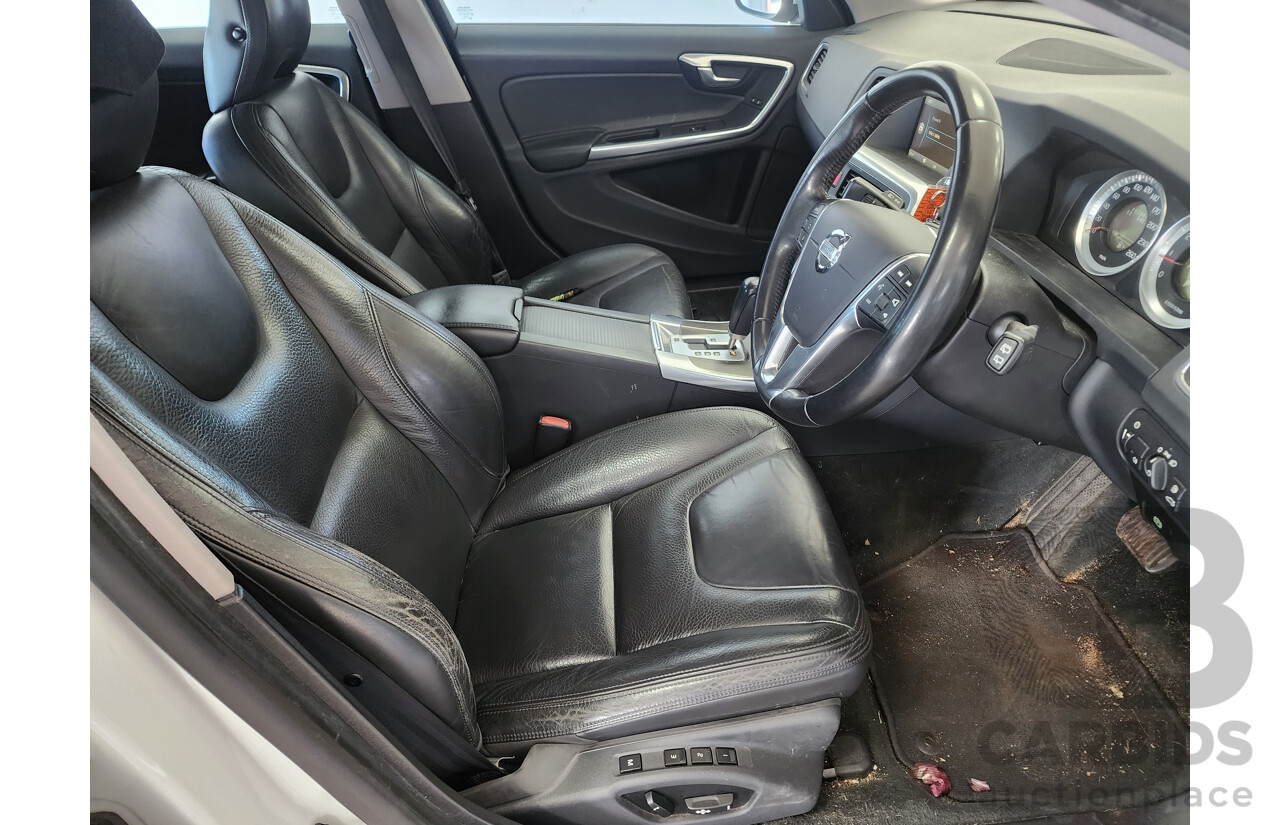 9/2013 Volvo V60 T4 Teknik F MY12 4d Wagon White 1.6L