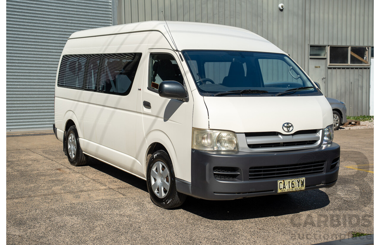 4/2005 Toyota Hiace Commuter KDH222R Bus White 2.5L