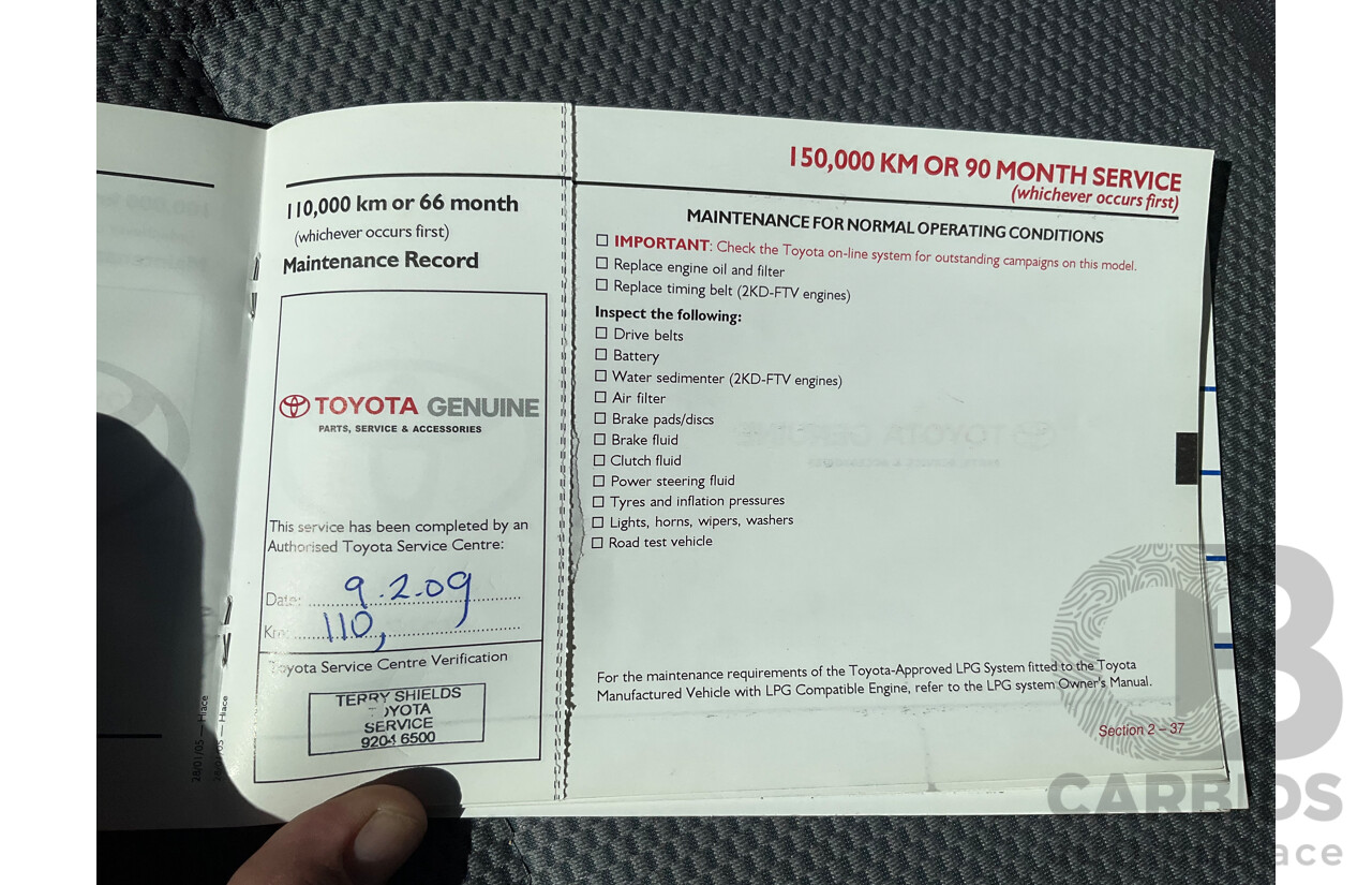 4/2005 Toyota Hiace Commuter KDH222R Bus White 2.5L