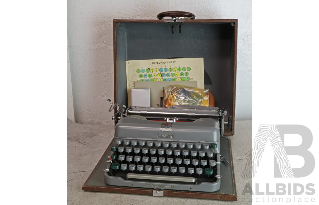Vintage Cased Imperial Typewriter