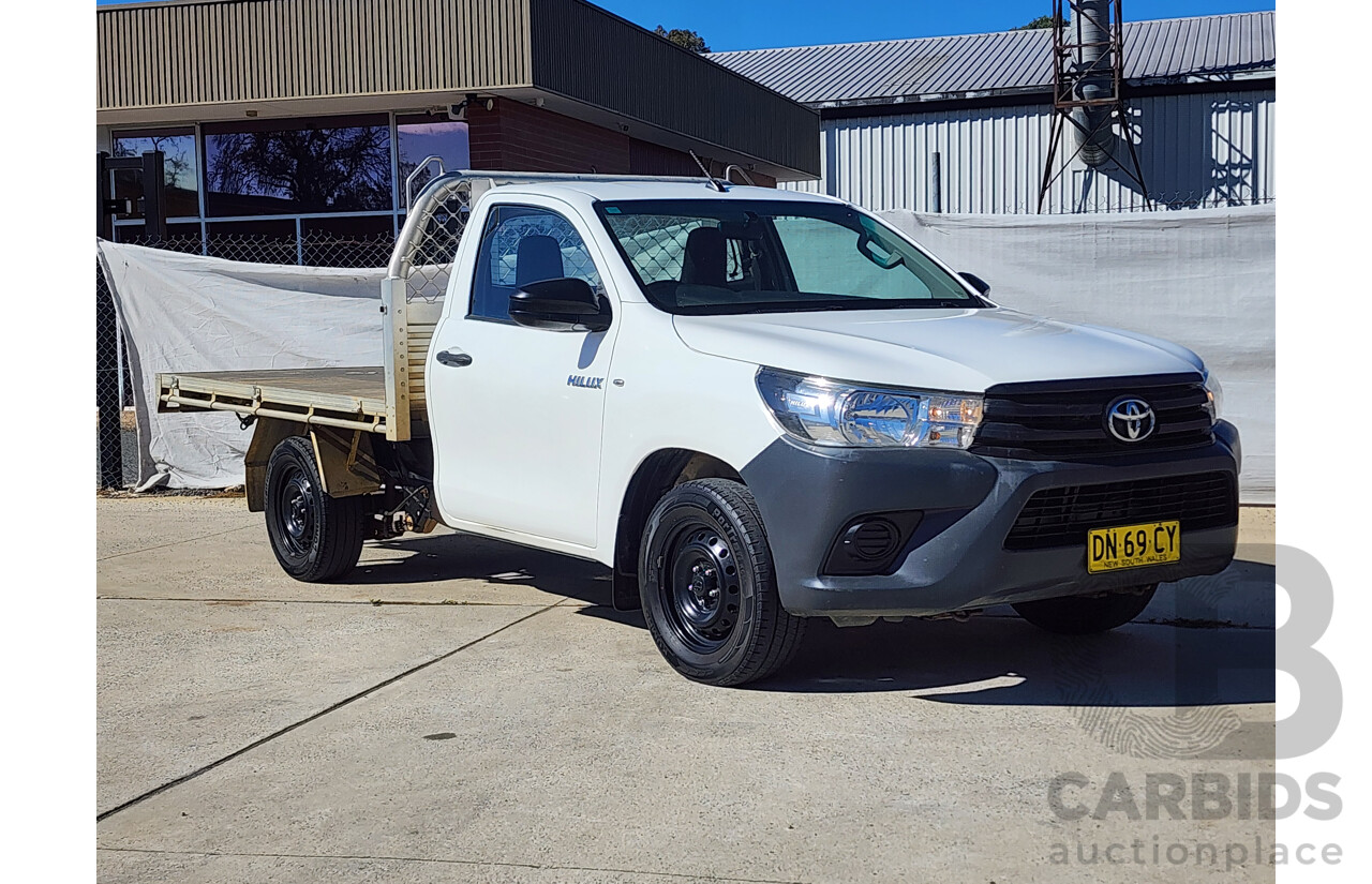 2/2016 Toyota Hilux Workmate TGN121R MY16 C/Chas with Alloy Tray White 2.7L