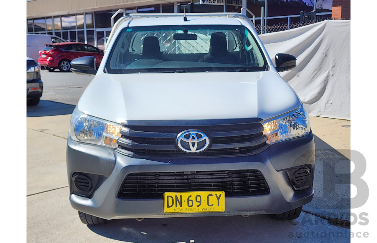 2/2016 Toyota Hilux Workmate TGN121R MY16 C/Chas with Alloy Tray White 2.7L