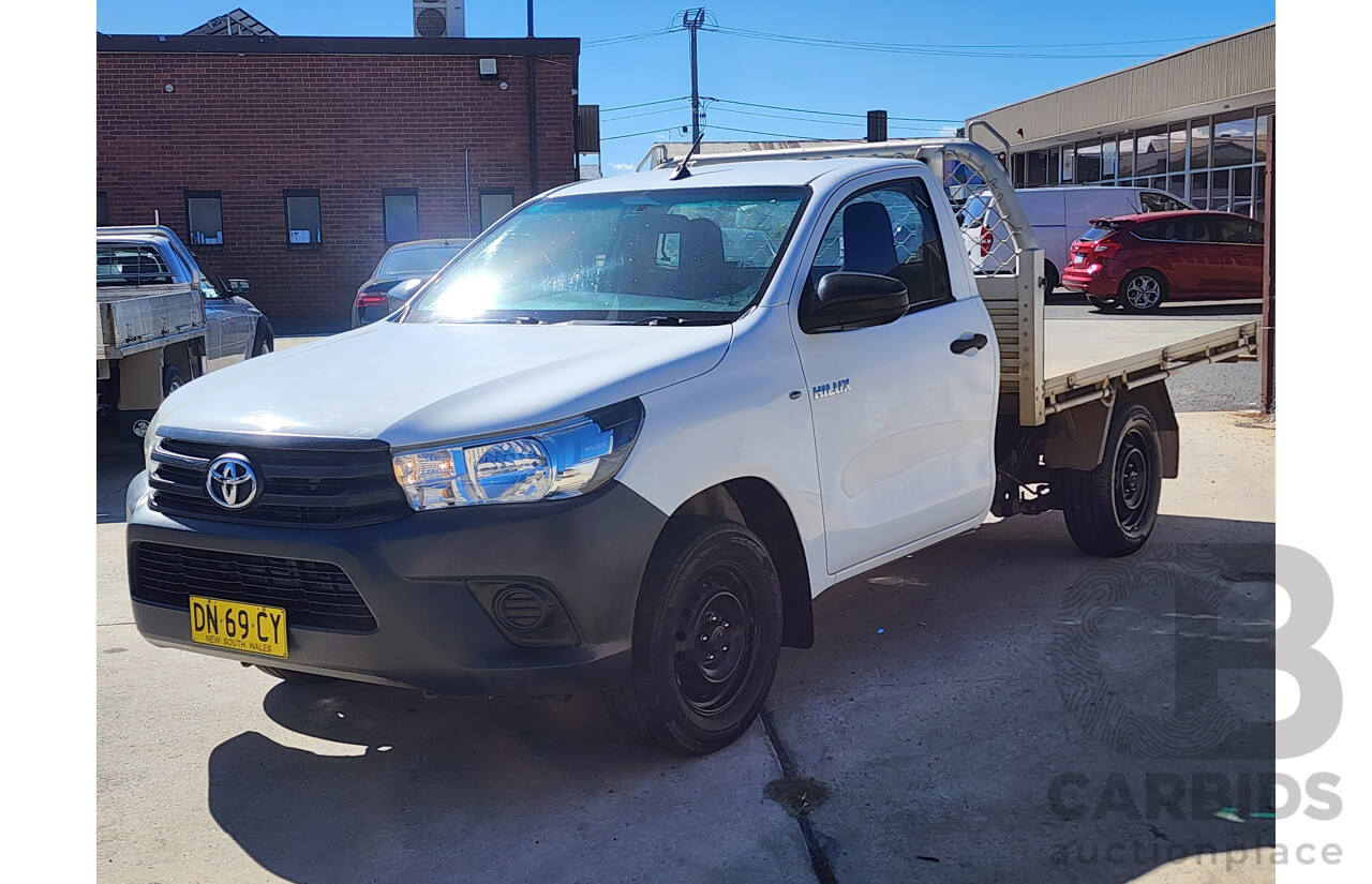 2/2016 Toyota Hilux Workmate TGN121R MY16 C/Chas with Alloy Tray White 2.7L