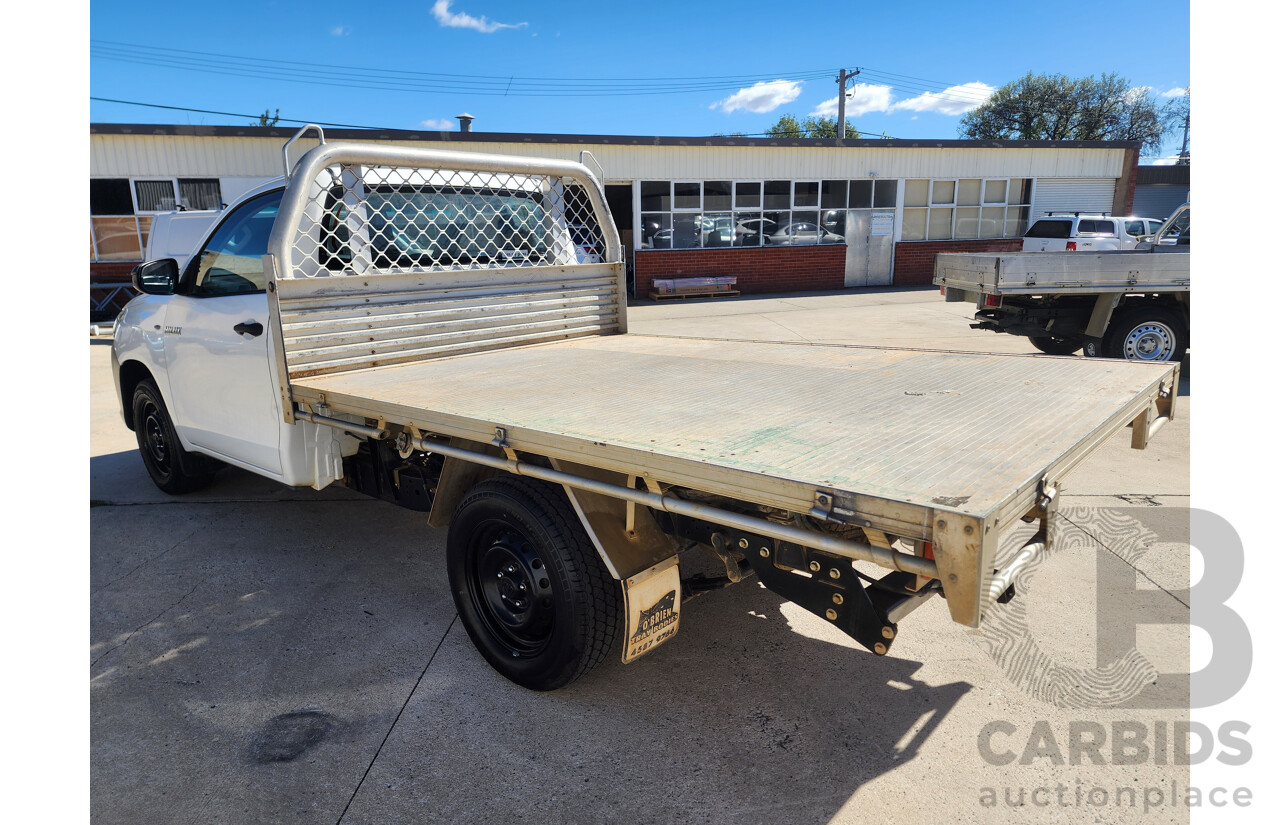 2/2016 Toyota Hilux Workmate TGN121R MY16 C/Chas with Alloy Tray White 2.7L