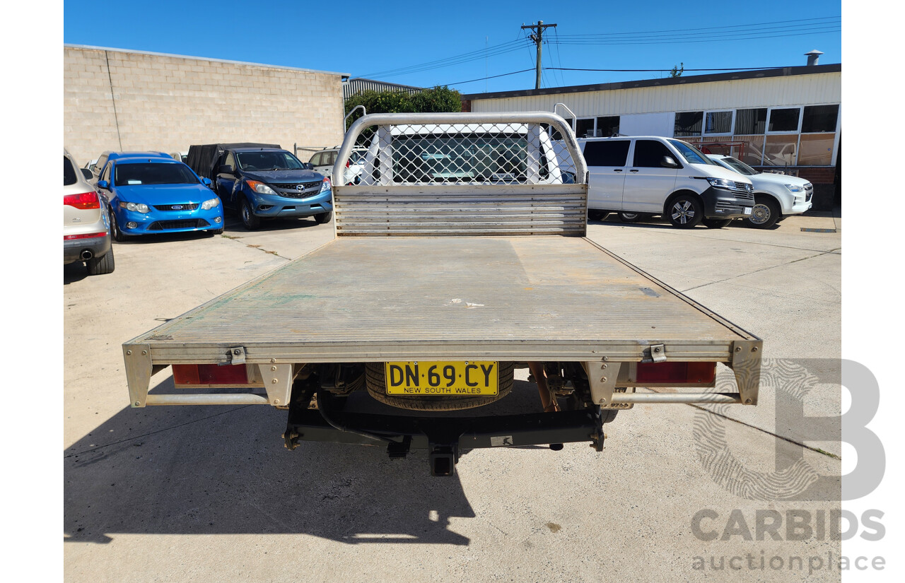 2/2016 Toyota Hilux Workmate TGN121R MY16 C/Chas with Alloy Tray White 2.7L