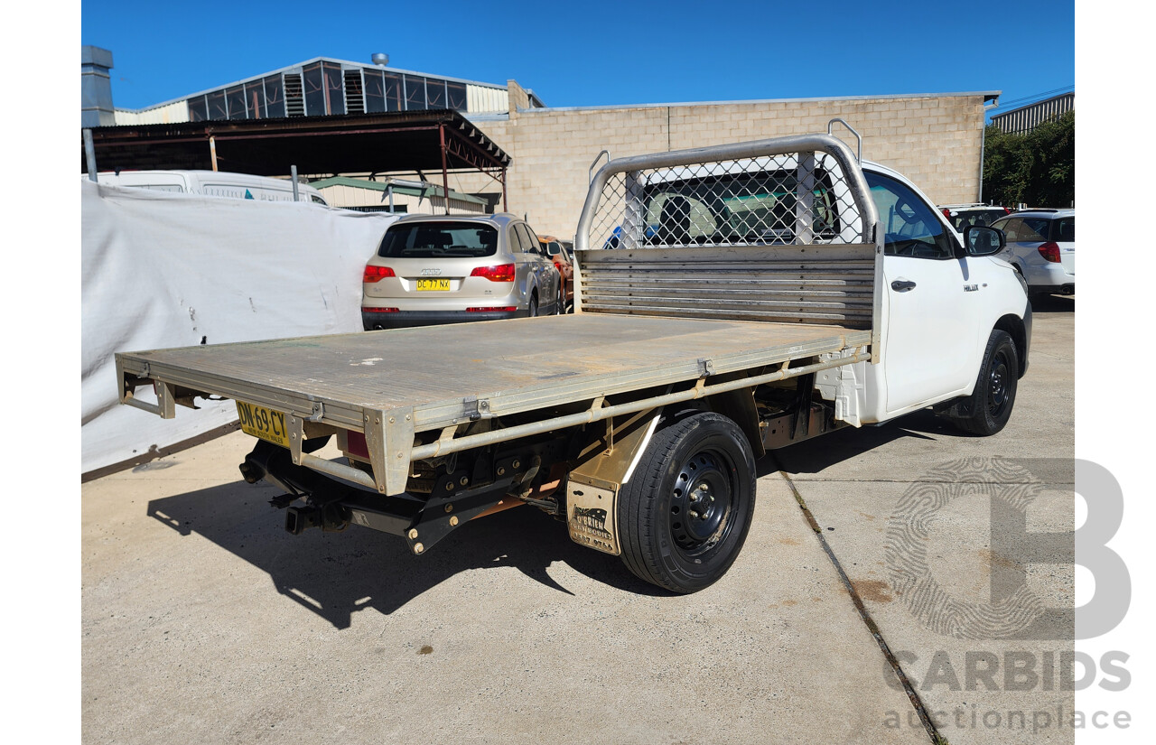 2/2016 Toyota Hilux Workmate TGN121R MY16 C/Chas with Alloy Tray White 2.7L