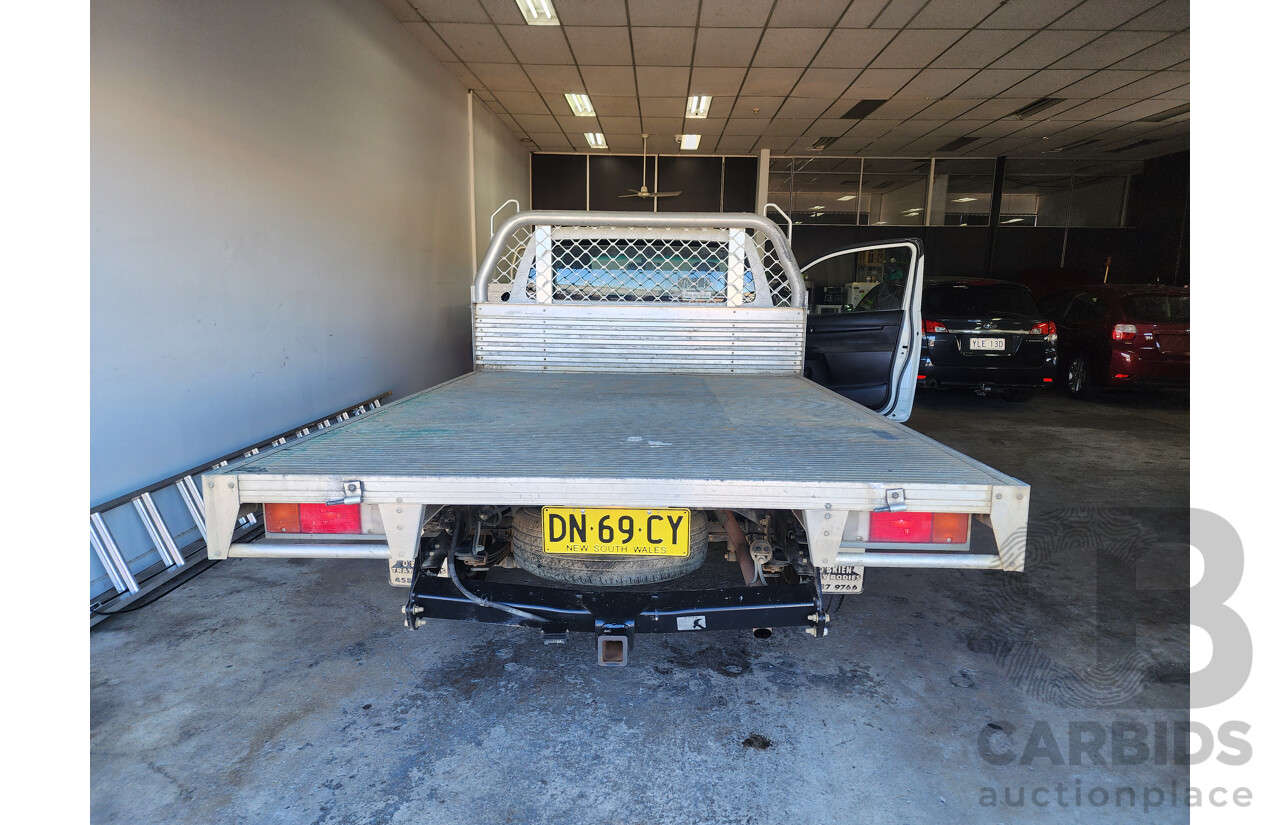 2/2016 Toyota Hilux Workmate TGN121R MY16 C/Chas with Alloy Tray White 2.7L