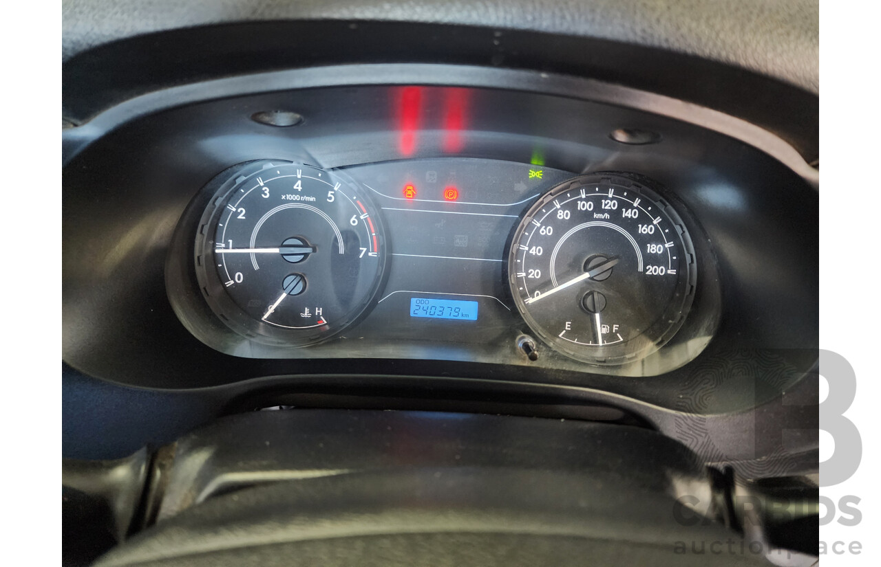 2/2016 Toyota Hilux Workmate TGN121R MY16 C/Chas with Alloy Tray White 2.7L